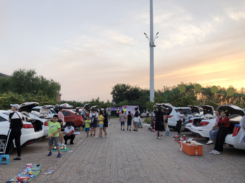 夏令營挑戰(zhàn)地攤經(jīng)濟(jì),覽眾房車不一樣的活動 夏令營挑戰(zhàn)地攤經(jīng)濟(jì),覽眾房車不一樣的活動