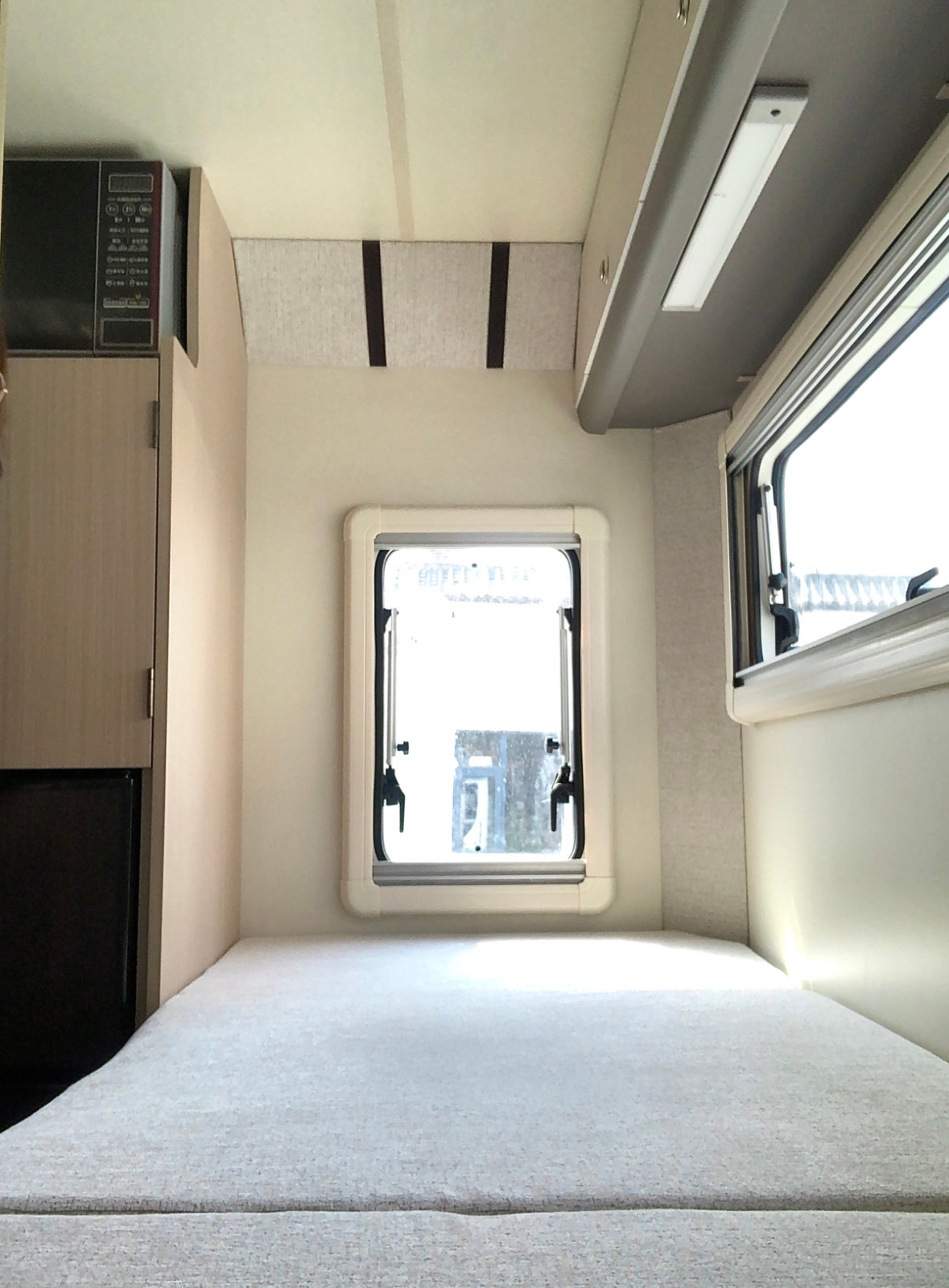 這款房車是怎么實現(xiàn)舒適大床的? 這款房車是怎么實現(xiàn)舒適大床的?