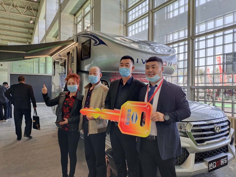 從這選房車的顧客怎么這么多？