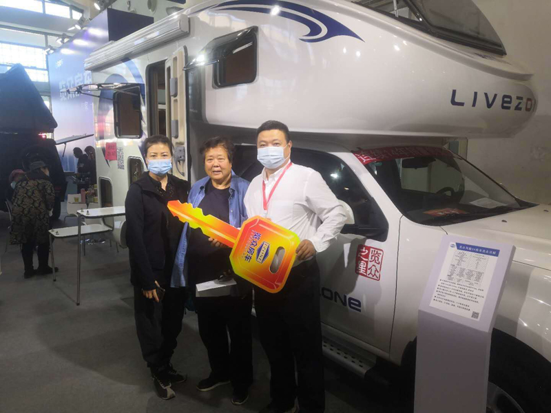 從這選房車的顧客怎么這么多？