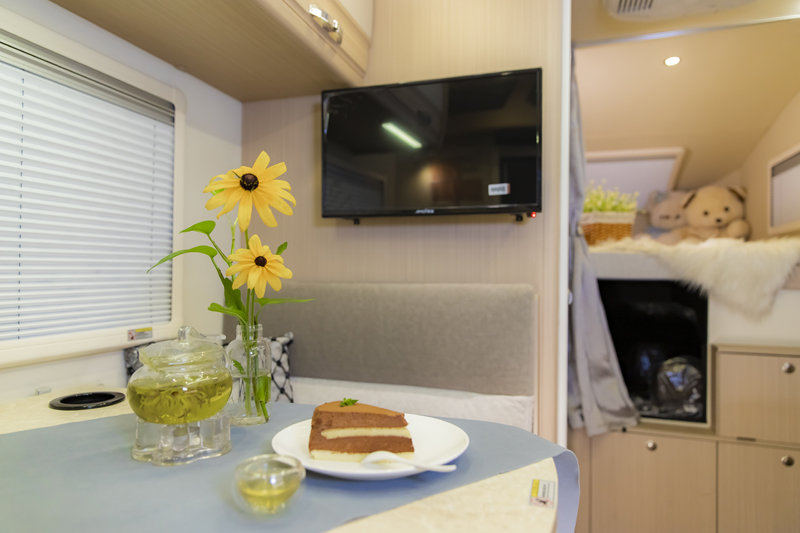 上下鋪床的房車,空間利用真合適 上下鋪床的房車,空間利用真合適