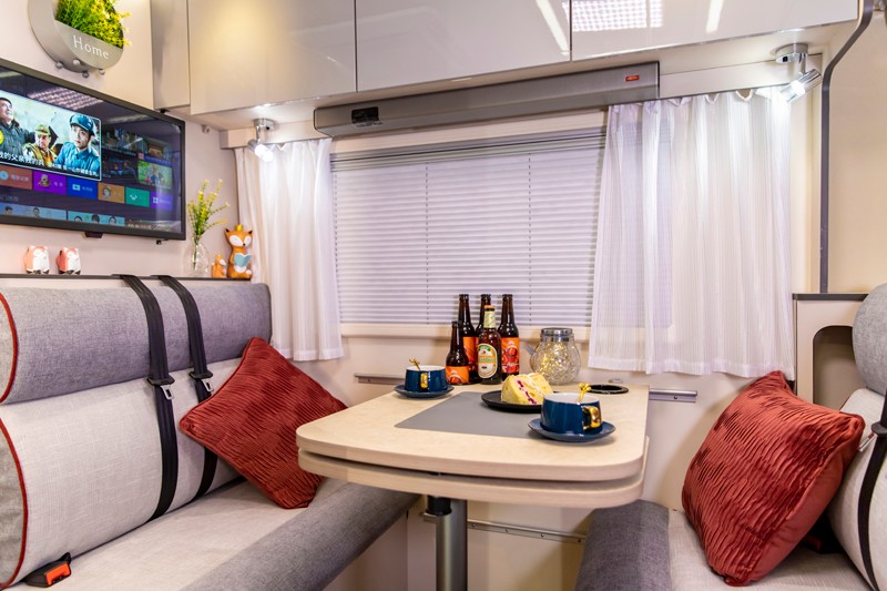 自由炮領(lǐng)銜,引爆成都房車展 自由炮領(lǐng)銜,引爆成都房車展