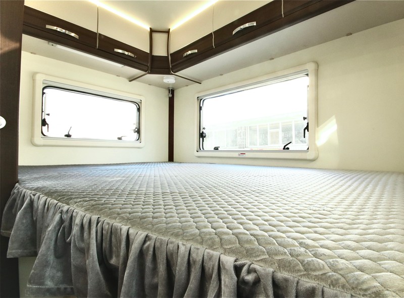 自由炮領(lǐng)銜,引爆成都房車展 自由炮領(lǐng)銜,引爆成都房車展