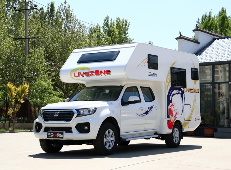 不懼荒野，不怕泥濘，四驅房車更給力