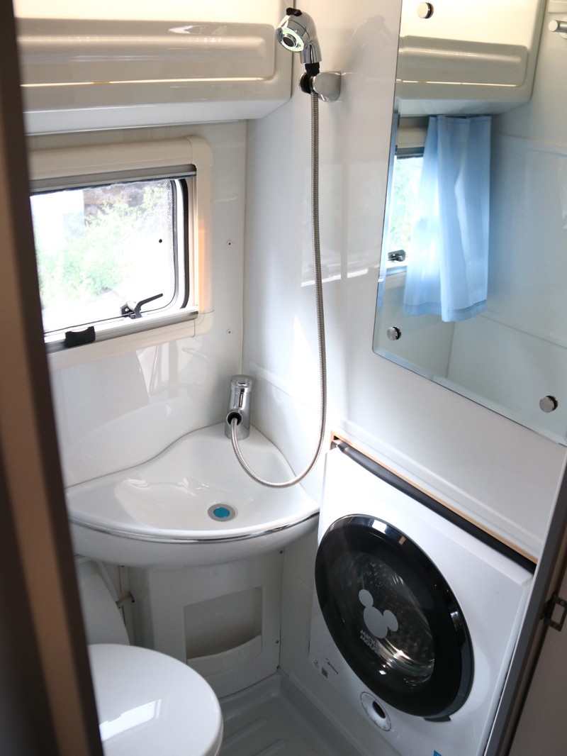 舉國歡慶，房車出行您一定要注意