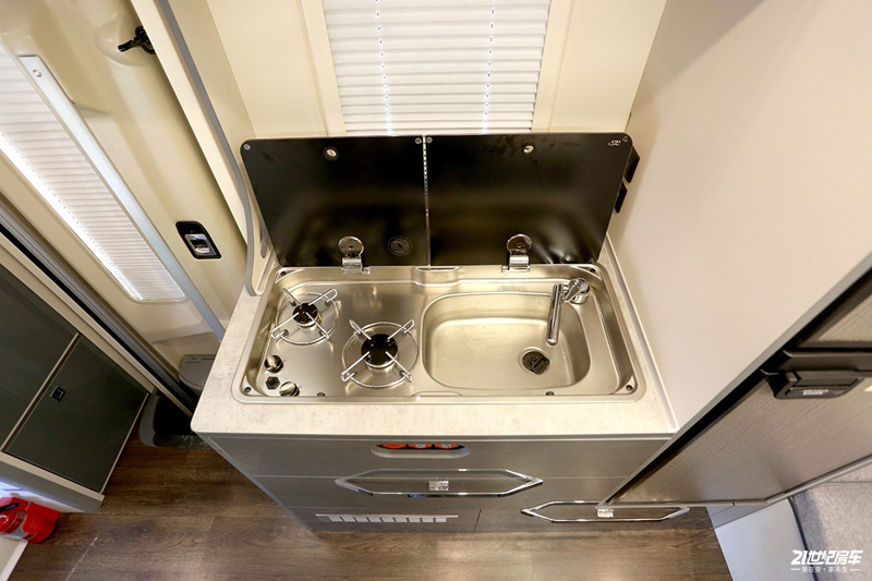 打響第二炮!搶先實拍體驗覽眾自由炮-B皮卡四驅房車 打響第二炮!搶先實拍體驗覽眾自由炮-B皮卡四驅房車