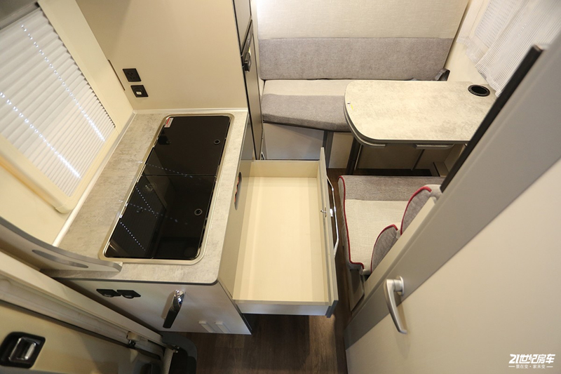 打響第二炮!搶先實拍體驗覽眾自由炮-B皮卡四驅房車 打響第二炮!搶先實拍體驗覽眾自由炮-B皮卡四驅房車