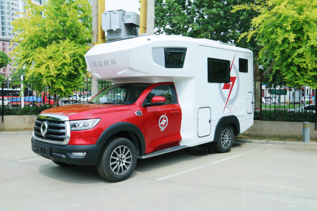 為自由著色！紅、白、藍(lán)、棕，你選哪一種？