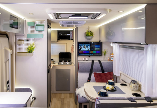 年輕、動(dòng)力、狂野、舒適，這款房車好