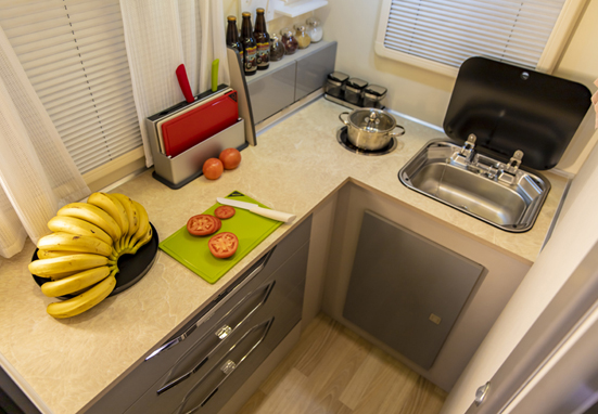 動力+豐富配置，這樣的房車省心、舒心