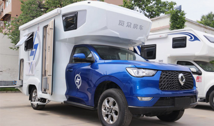 為自由著色！紅、白、藍(lán)、棕，你選哪一種？