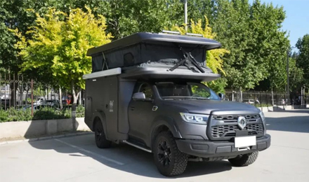 2.0T+四驅(qū)，高僅2.2米，能入地庫，這款硬核升頂房車你愛了嗎？